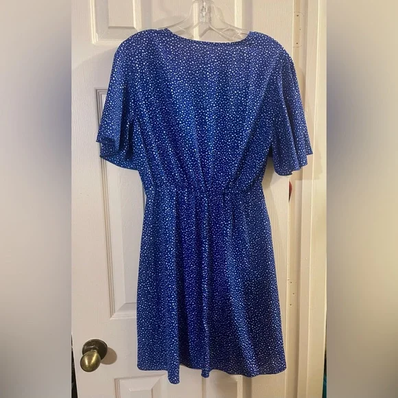 ROMWE Women's Flowy Short Sleeve V Neck Print Summer Short Dress - Picture 3 of 4